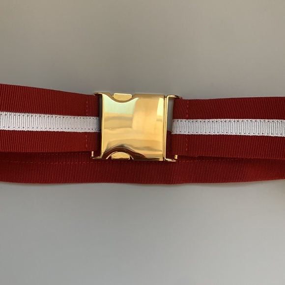Red /white clip buckle belt - Picture 2 of 4